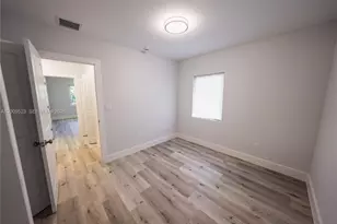 1221 NW 75th St, Miami, FL 33147 - Photo 11