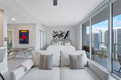 1060 Brickell Ave #3209, Miami, FL 33131 - Photo 1