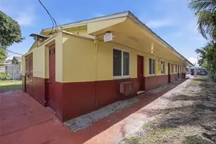 16030 NE 19th Pl, North Miami Beach, FL 33162 - Photo 5