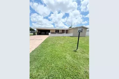 1121 NW 86th Ter, Pembroke Pines, FL 33024 - Photo 1