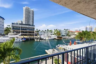 3819 170th St, North Miami Beach, FL 33160 - Photo 31