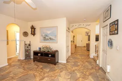 2604 NE 1st St, Homestead, FL 33033 - Photo 17