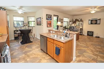 2604 NE 1st St, Homestead, FL 33033 - Photo 13