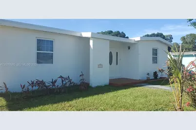 131 SE Serenata Ct, Port Saint Lucie, FL 34983 - Photo 3