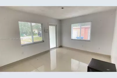 530 NW 99th St, Miami, FL 33150 - Photo 37