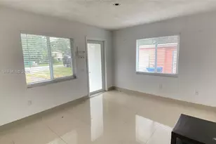530 NW 99th St, Miami, FL 33150 - Photo 37