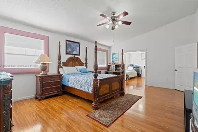 1001 SW 100th Ter, Pembroke Pines, FL 33025 - Photo 35