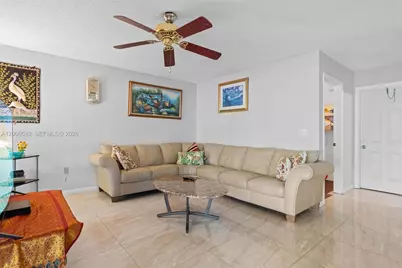 1001 SW 100th Ter, Pembroke Pines, FL 33025 - Photo 17