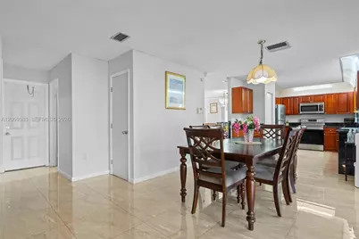 1001 SW 100th Ter, Pembroke Pines, FL 33025 - Photo 19
