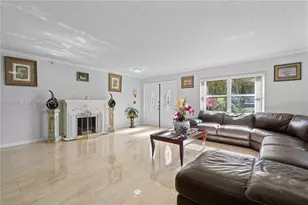 1001 SW 100th Terrace, Pembroke Pines, FL 33025 - Photo 7