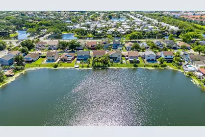 1001 SW 100th Ter, Pembroke Pines, FL 33025 - Photo 47