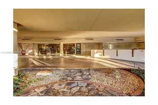 2555 Collins Ave, Miami Beach, FL 33140 - Photo 15