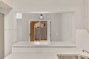 1439 Springside Dr, Weston, FL 33326 - Photo 9