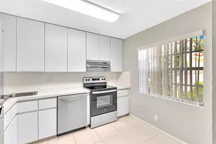 1439 Springside Dr, Weston, FL 33326 - Photo 7