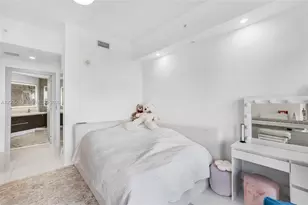 851 NE 1st Ave, Miami, FL 33132 - Photo 17