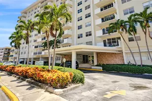 401 Golden Isles Dr, Hallandale Beach, FL 33009 - Photo 27