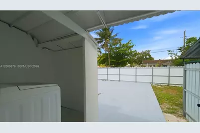 10200 NW 21st Ct, Miami, FL 33147 - Photo 15