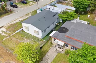 10200 NW 21st Ct, Miami, FL 33147 - Photo 23