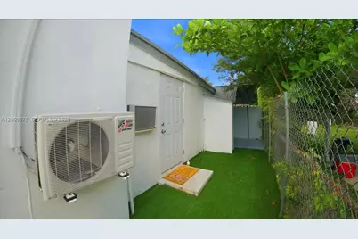10200 NW 21st Ct, Miami, FL 33147 - Photo 19