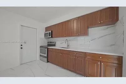 10200 NW 21st Ct, Miami, FL 33147 - Photo 9