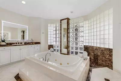 2477 Poinciana Dr, Weston, FL 33327 - Photo 31