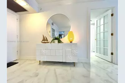 6039 Collins Ave #1507, Miami Beach, FL 33140 - Photo 3