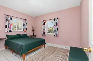 906 NE 5th St, Hallandale Beach, FL 33009 - Photo 15