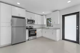 1368 W 29th St, Hialeah, FL 33012 - Photo 5