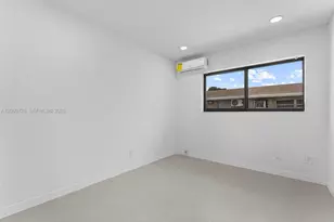 1370 W 29th St, Hialeah, FL 33012 - Photo 13
