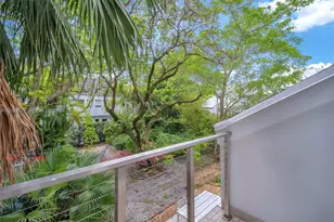 1933 S Oak Haven Cir, Miami, FL 33179 - Photo 43