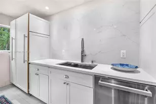 1933 S Oak Haven Cir, Miami, FL 33179 - Photo 21