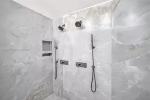 1933 S Oak Haven Cir, Miami, FL 33179 - Photo 39