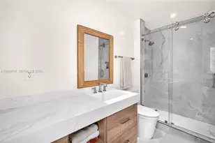 1933 S Oak Haven Cir, Miami, FL 33179 - Photo 51