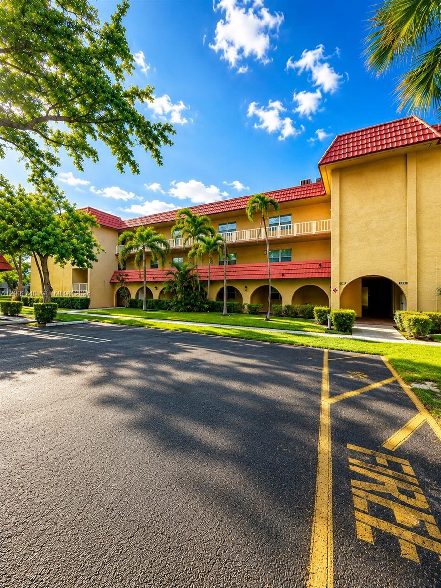 10762 La Placida Dr #7-308 main architectural view