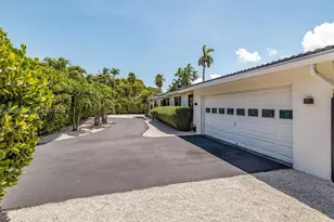 11504 NE 6th Ave, Biscayne Park, FL 33161 - Photo 9