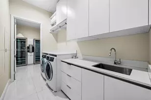 10201 Collins Ave, Bal Harbour, FL 33154 - Photo 27