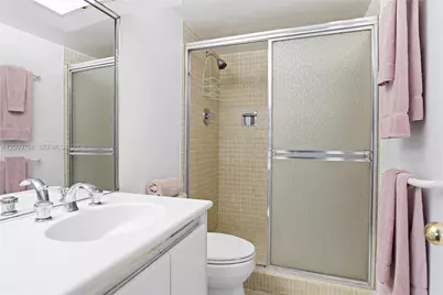 605 Ocean Dr #7L, Key Biscayne, FL 33149 - Photo 15