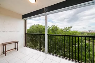 3300 W Rolling Hills Cir, Davie, FL 33328 - Photo 21
