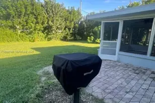 5221 York Ct, Cape Coral, FL 33904 - Photo 35