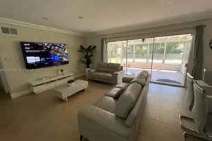 5221 York Ct, Cape Coral, FL 33904 - Photo 3