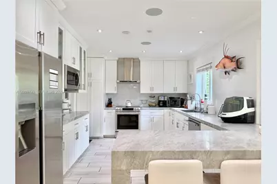 823 NE 107th St, Biscayne Park, FL 33161 - Photo 5