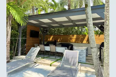 823 NE 107th St, Biscayne Park, FL 33161 - Photo 25