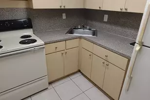 606 W 81st St, Hialeah, FL 33014 - Photo 5