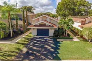 575 Lakeside Cir, Sunrise, FL 33326 - Photo 1