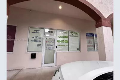 19300 W Dixie Hwy #10, Miami, FL 33180 - Photo 11