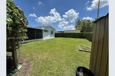 7814 SW 146th Ct, Miami, FL 33183 - Photo 9