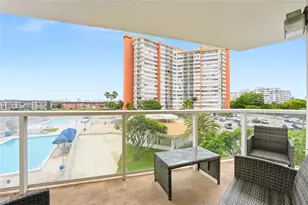 1301 NE Miami Gardens Dr, Miami, FL 33179 - Photo 23
