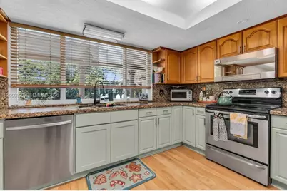 620 Lake Dasha Cir, Plantation, FL 33324 - Photo 13