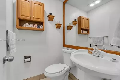 620 Lake Dasha Cir, Plantation, FL 33324 - Photo 17