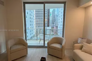 77 SE 5th St, Miami, FL 33131 - Photo 5